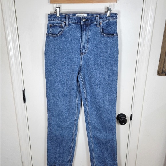 Abercrombie & Fitch The 90's Straight Ultra High Rise Size 29/8R Distressed - Picture 1 of 8